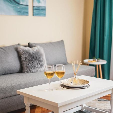 Central And Modern Apartment With Free Parking Timisoara Exterior photo